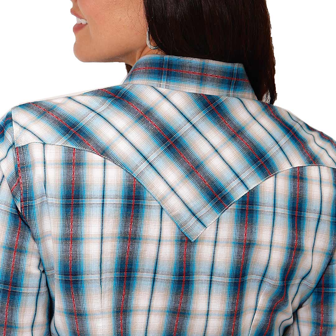 Roper Women's Curved Pocket Plaid Snap Shirt - Image 2