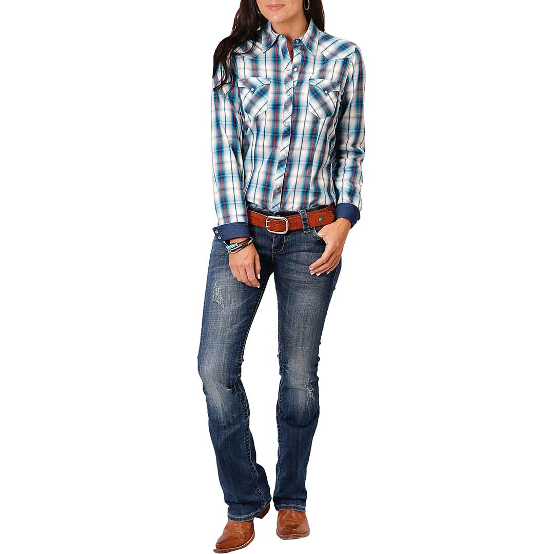 Roper Women's Curved Pocket Plaid Snap Shirt - Image 3