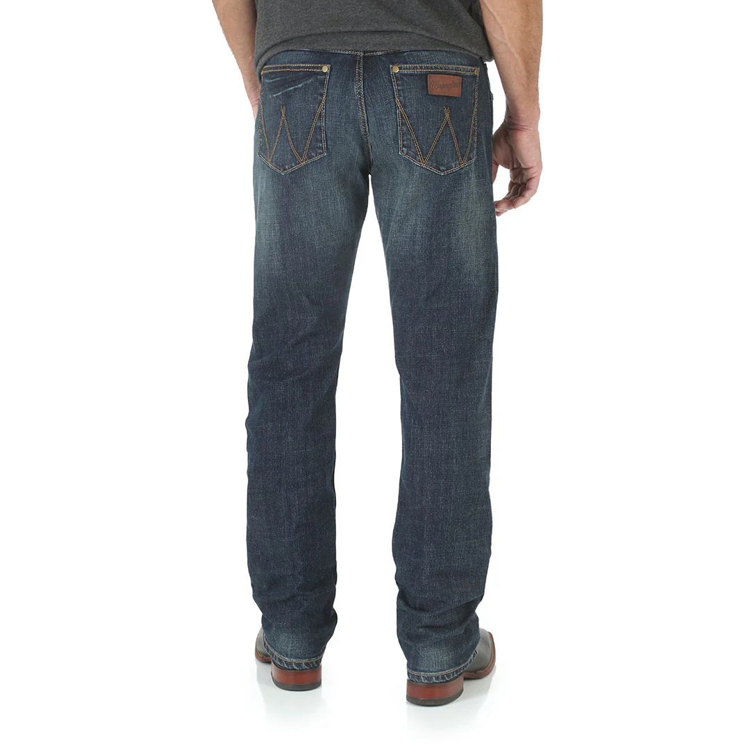 Wrangler Men's Retro Slim Fit Straight Leg Jeans
